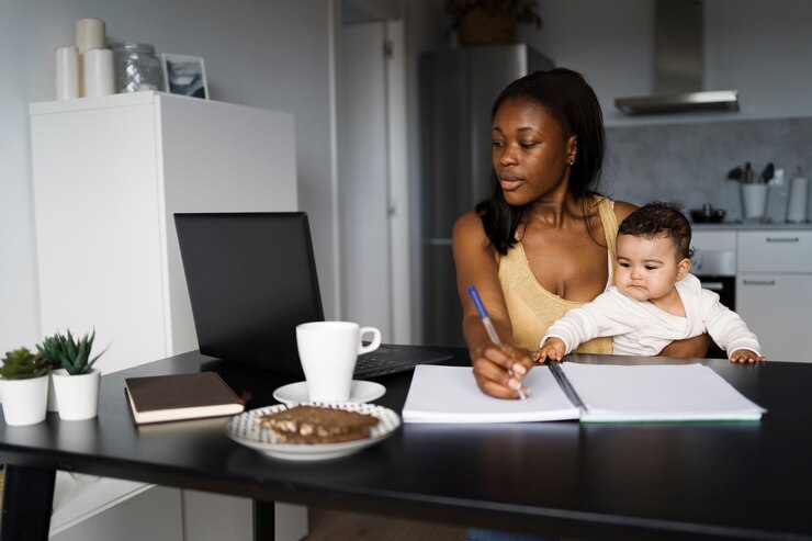 working moms (Busy mom with baby)